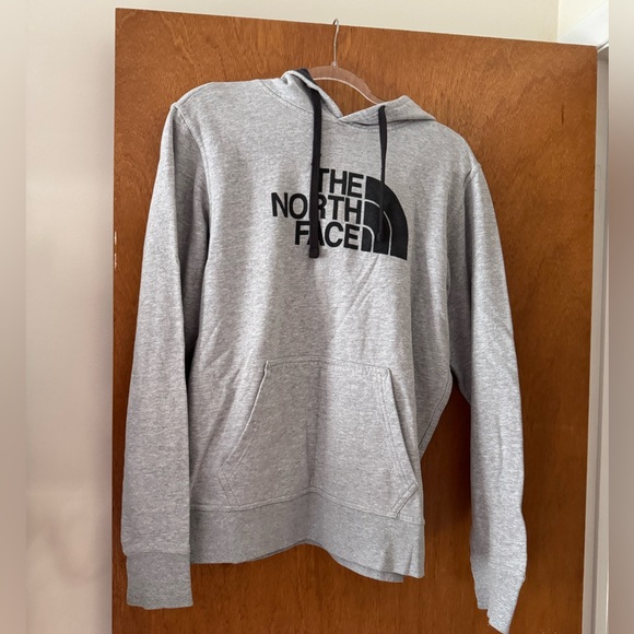 Size M Men’s Grey Northface Sweatshirt - Picture 2 of 3
